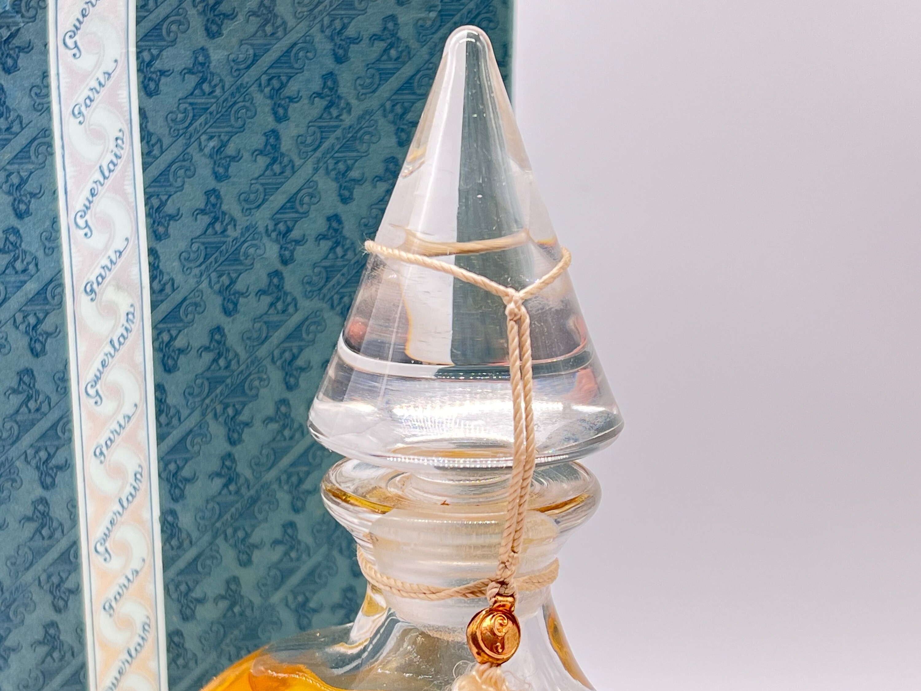 ヴィンテージ ヴォル ドゥ ニュイ ゲラン フラコン モントル - 500 ml