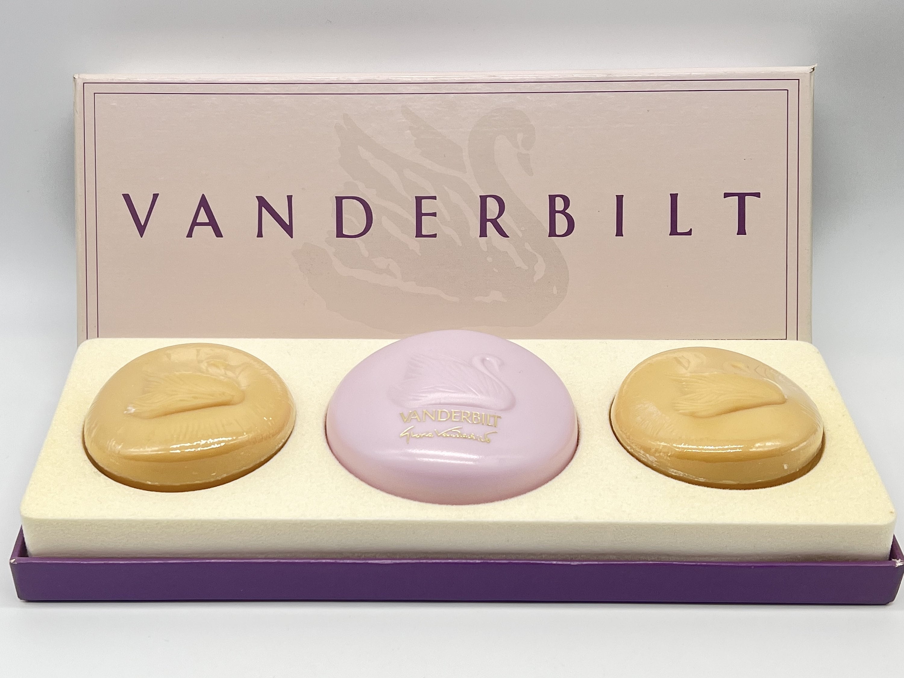 Vanderlbilt by Gloria Vanderbilt Perfumed Soap Casket 3 X 100