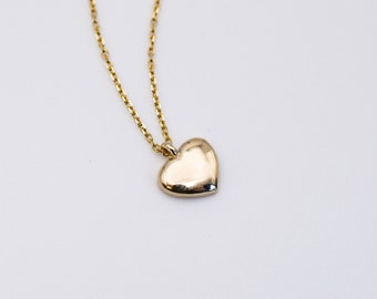 Solid Gold Heart Pendant Necklace - Minimalist Trendy Jewelry, Dainty Charm Necklace, 14K Gold Gift