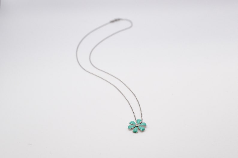 Solid Gold Flower Pendant Necklace