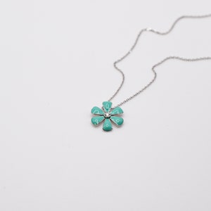 Solid Gold Flower Pendant Necklace