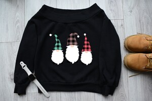 T-shirt Manche Raglan Trois Gnomes Joyeux Noël - Motif Buffalo Plaid Rouge, Flocons De Neige