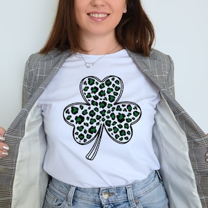 Estampado de leopardo Trébol Svg Día de San Patricio Svg St Patrick Cut File Trébol Svg Lucky Svg Irlandés Svg Cheetah Svg St Patrick Camisa PNG SVG