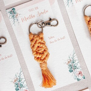 Namenskärtchen und Gastgeschenk mit Makramee, in Pastellfarben, Platzkärtchen, Sitzkarten *Klein 14 cm*