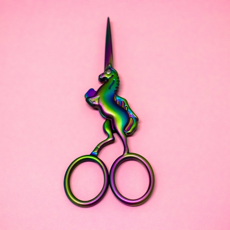 HiyaHiya Rainbow Craft Embroidery Scissors Unicorn