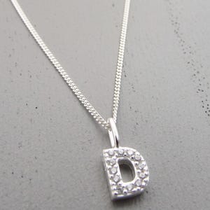 Colar de prata esterlina com letra inicial, presente de joia de aniversário, joia com pedra de nascimento para presente, colar personalizado, corrente com pingente de letra D