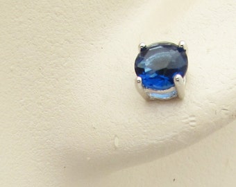 Brincos de pino de prata esterlina com zircônia cúbica azul-marinho: pinos simples de 5 mm