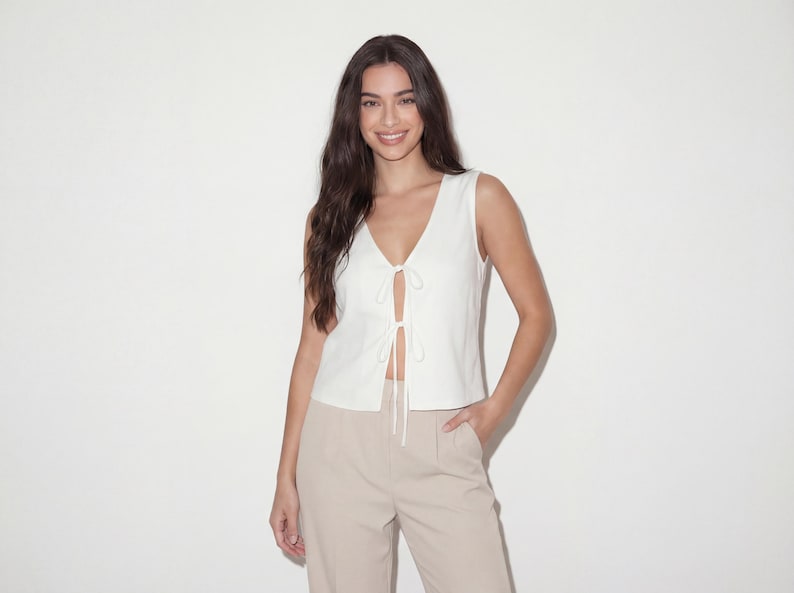 Naaipatroon voor een vest met strik aan de voorkant | Patroon voor een zomertop met strik voor dames | Patroon voor een vest met strik aan de voorkant | Eenvoudig naaipatroon voor beginners | Maten XS - XXXL afbeelding 4