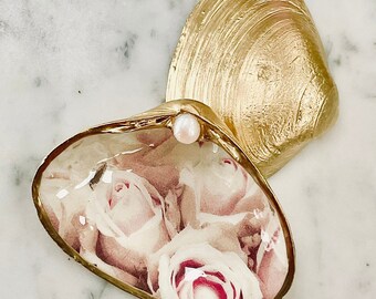 Pearl & Roses Decoupage Clam Shell + Real Freshwater Pearl, Gold Gilded, Resin Finish. Trinket/Ring Dish. Shell Art. Luxurious Gift for Her