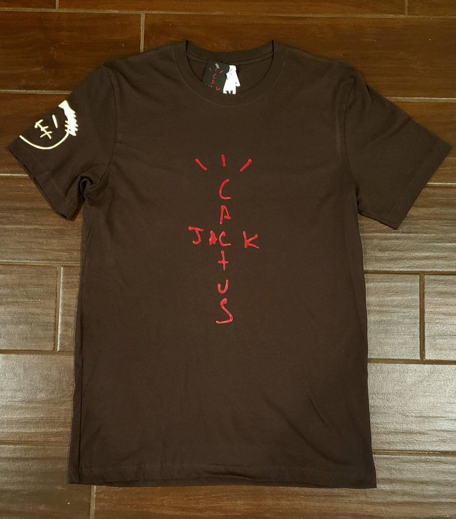 Cactus jack travis scott logo. Travis scott кактус джек. кактус джек travis scott мерч. футболка travis scott кактус джек. кактус джек трэвис.