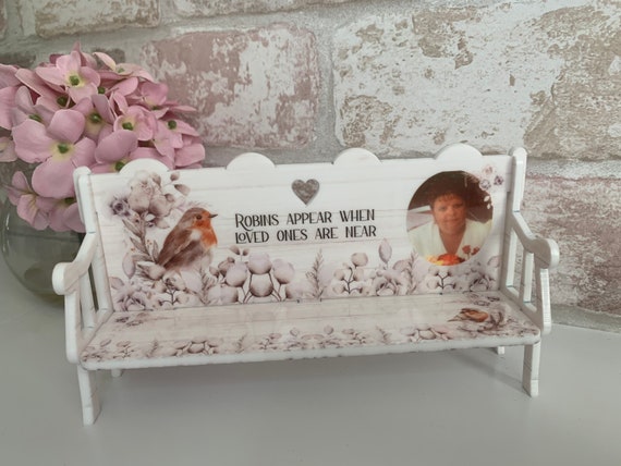 Small acrylic bench outlet