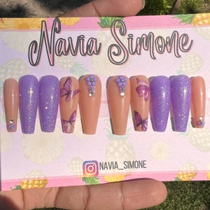 Lila Gefälschte Nägel Press on mit Butterfly Nails Art, Kleber auf den Nägeln wie Acrylic Press on Nails Coffin, Lila False Nails, 10p Nagelset