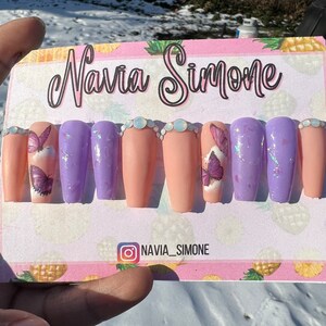 Lila Schmetterling auf Nägel lang, Mandelpresse auf Nägel erhältlich, lila künstliche Nägel mit Schmetterlingen, kurzes Press on Nails Essentials