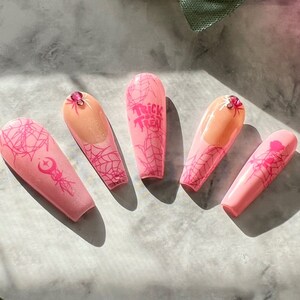 Spiderween - Cute spooky Halloween nails press on | Coffin nails short pink press on nails Halloween short pink nails | 10 Nails press on