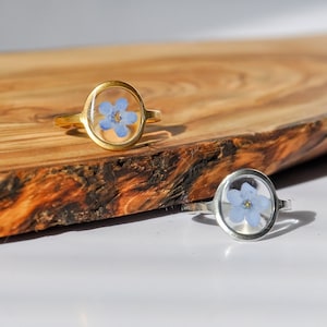 Forget Me Not Ring, Real Flower Resin Ring, Pressed Flower Jewelry, Dainty Botanical Ring, Nature Gift for Her, Handmade Floral Ring