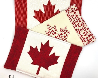 Tapis mug matelassé, dessous de verre en tissu fait main, accessoires de bureau, décoration de juillet, cadeau pause-café, décoration de la fête du Canada, drapeau canadien