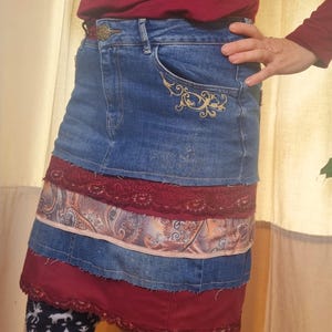 Denim skirt with lace fabric