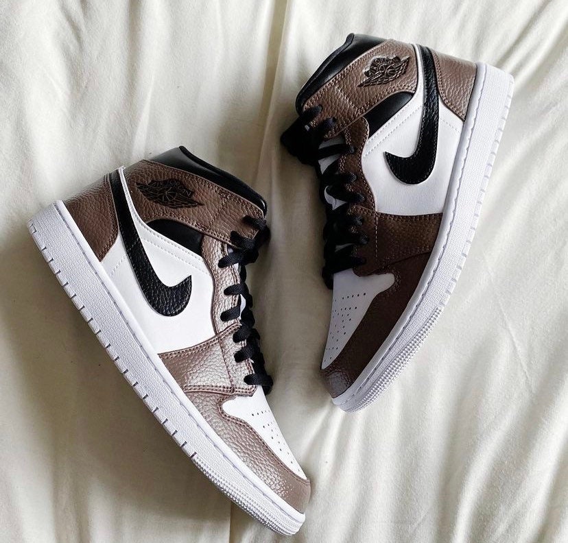 Jordan 1 Mids Customs Multi Brown 