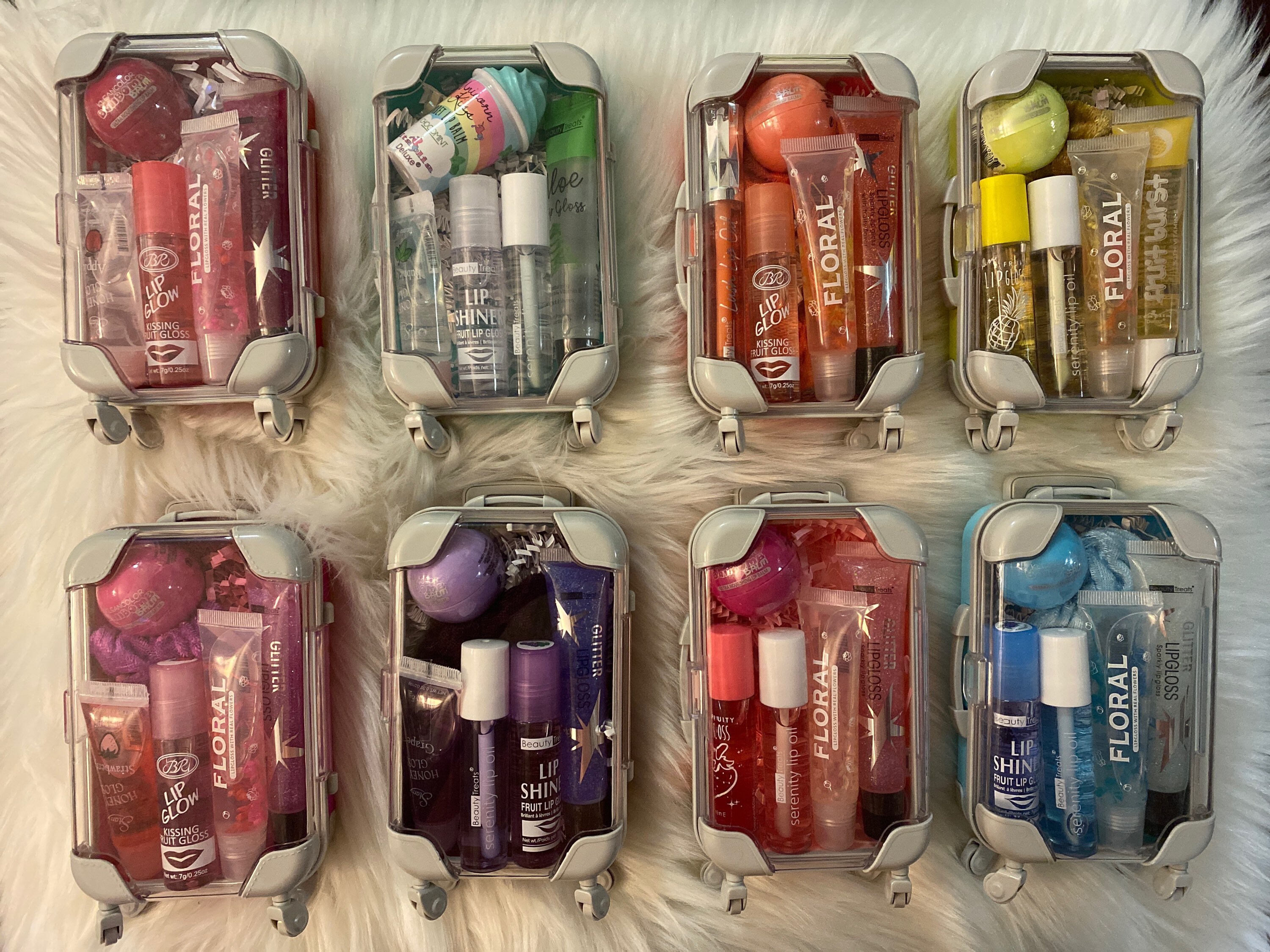 mini lip gloss suitcase