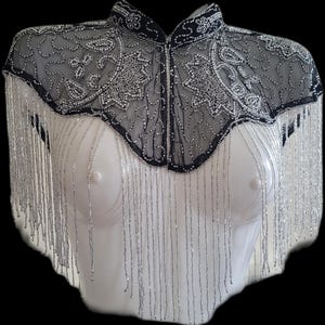 Beaded special occasion shrug / /Sequin Ponchos dress Epauletes/Handgemachtes Vintage-Schultertuch/FLORAL/ Black Silver shiny evening capele
