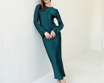 slim fit dress slacks Modest Emerald Green Mermaid Wedding Dresses with Sleeves 67496 – Viniodress main image 0