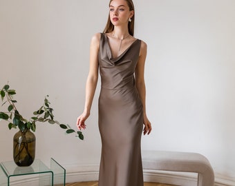 Brautjungfernkleid dunkeloliv Satin-Kuttenkleid Langes Satinkleid Satin-Meerjungfrauenkleid Kleid mit Wasserfallausschnitt Khaki-Kleid Schräges Ballkleid Paula-Kleid