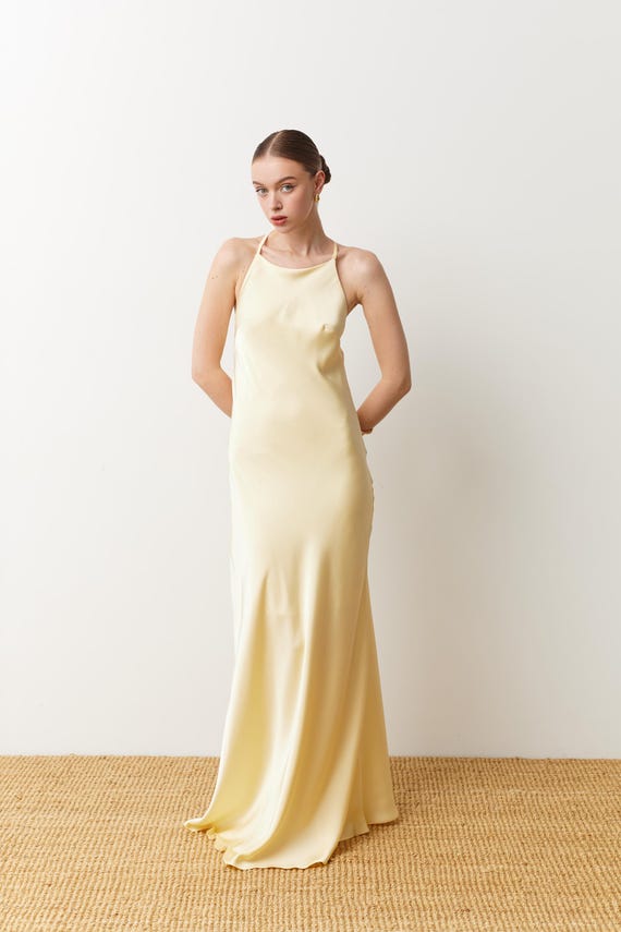 v neck wedding dress Lumi Color:475 Dark Jeans Size 30 Web Collection: Pistachio AW.Bridal Column V-Neck Floor