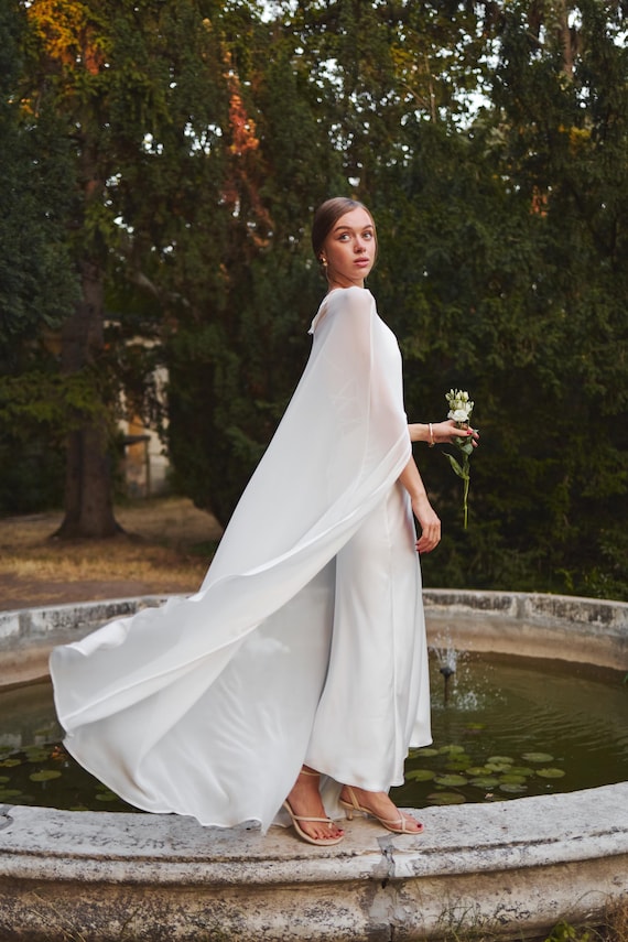 Wedding Chiffon Cape Long Capelet Bridal Bridal Overlay Maxi Wedding Cover Up Cape Sahwl for Bride Light Bolero Cathedral Ceremony Cape