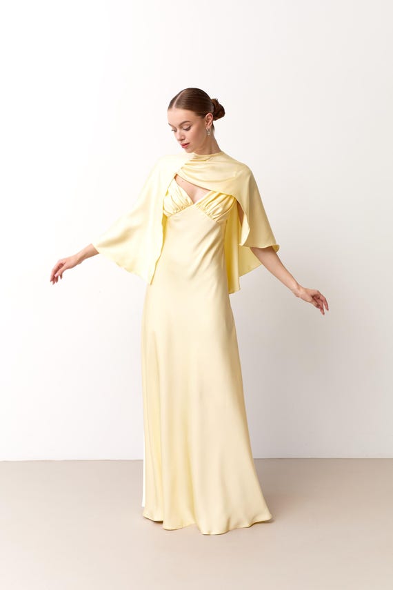 short dress with long cape SHORT BORDEAUX DRESS WITH CAPE