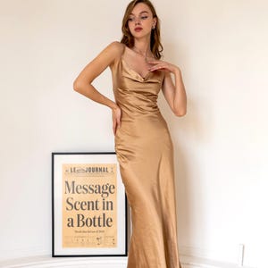 Orange Satin Slip Midikleid mit offenem Rücken Pearch Sunset Slip Kleid Brautjungfernkleid Slip Rückenloses Satinkleid Hochzeitsgästekleid Chloe Kleid Bild 8