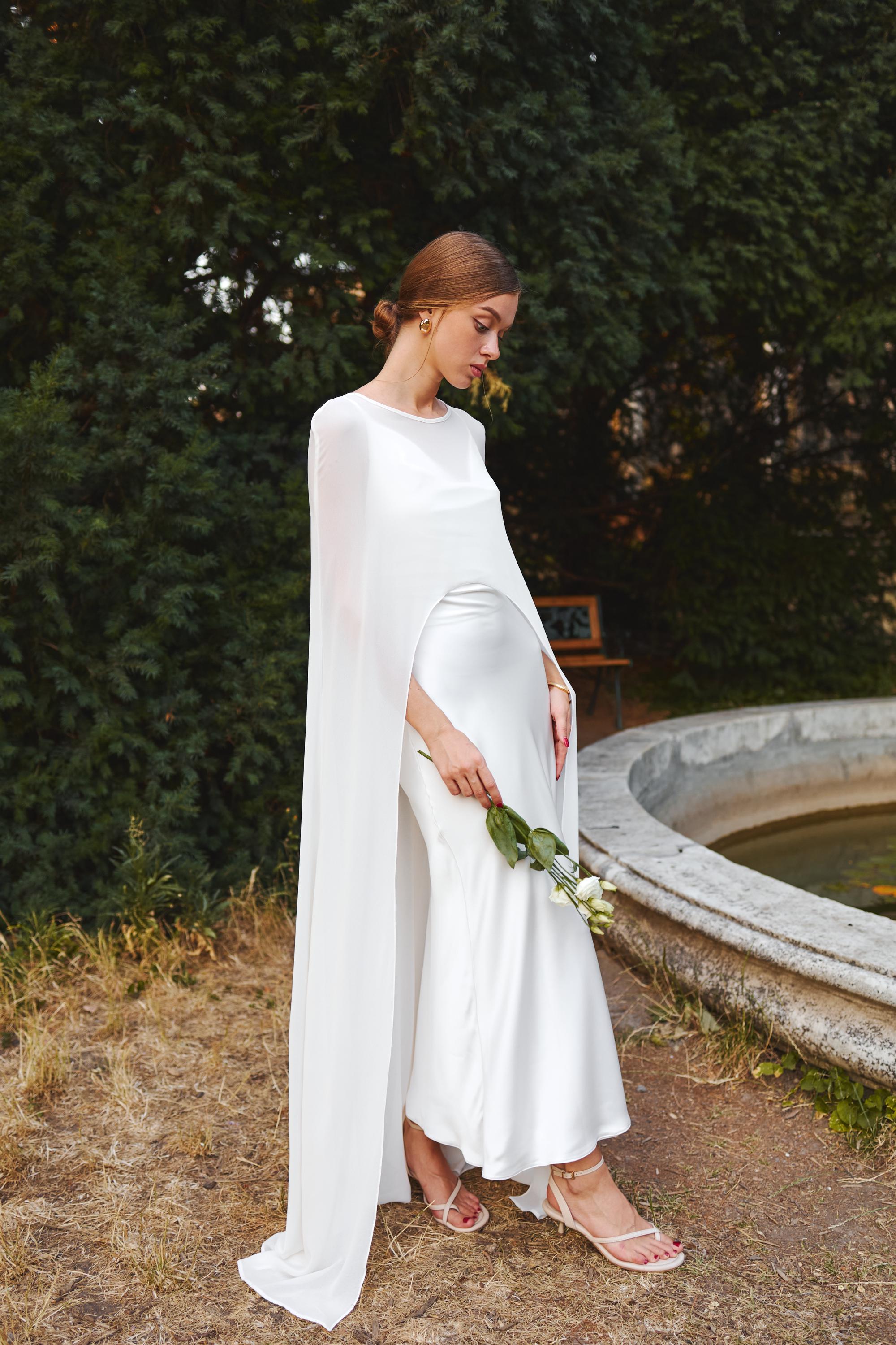 Wedding Chiffon Cape Long Capelet Bridal Bridal Overlay Maxi Wedding Cover Up Cape sahwl for Bride Light Bolero Cathedral Ceremony Cape