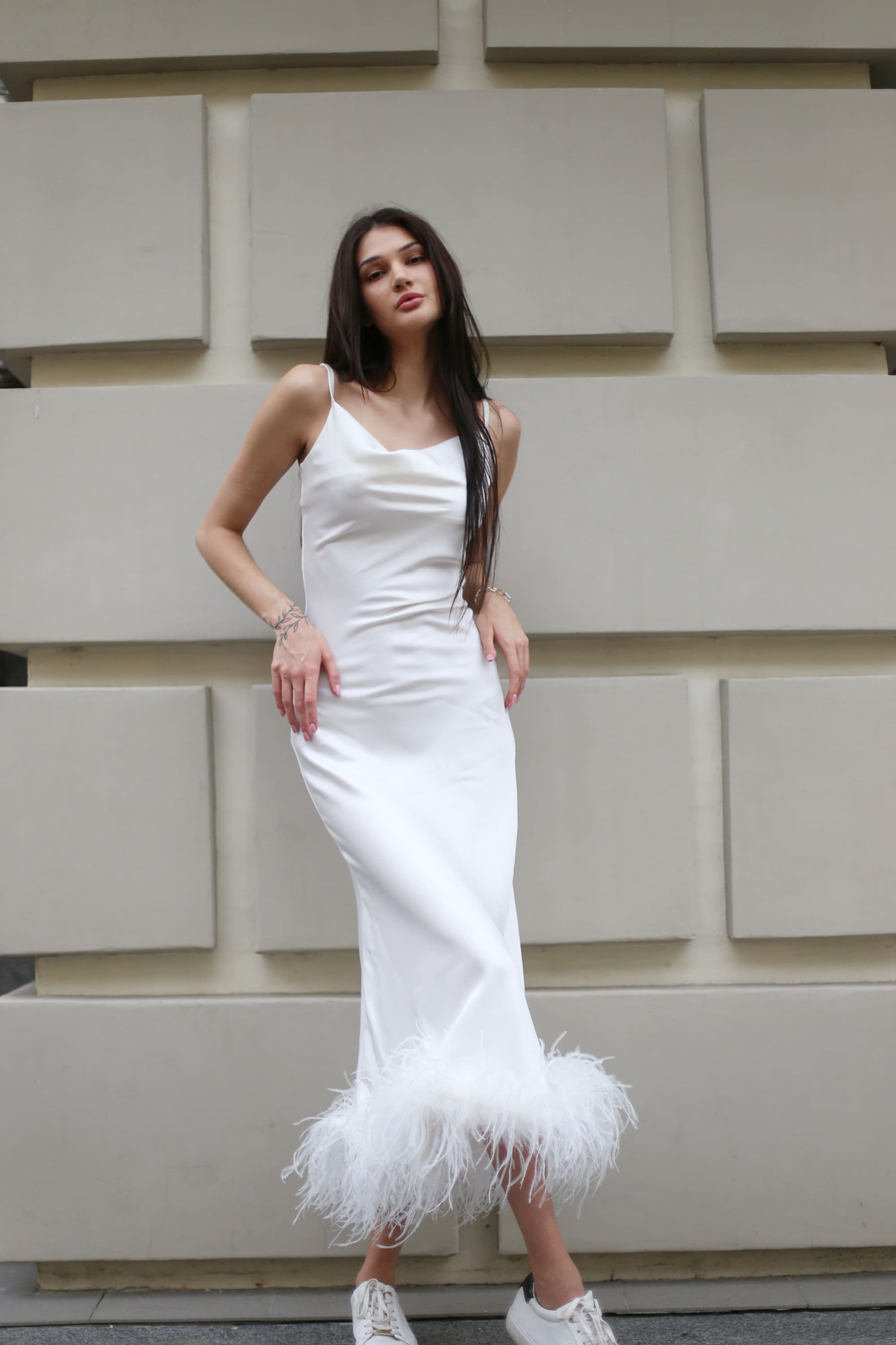Elopement Dress Feathers BOA Feather White Dress Vegas Wedding White Silk Dress Wedding White Dress with Feathers Second Wedding Dress Elopement Dress Feathers BOA Feather White Dress Vegas Wedding White Silk Dress Wedding White Dress with Feathers Second Wedding Dress