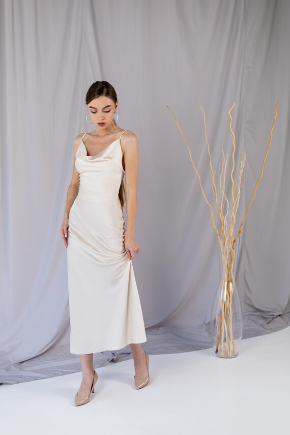 Ivory midi bridesmaid dresses 2025