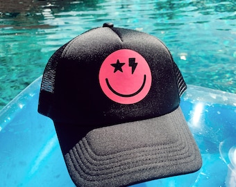 Smiley de <br> Entrega Rápida? Chapéu do camionista | verão de <br> Entrega Rápida? Chapéus de piscina | Cara do smiley de <br> Crie Seu Próprio Produto! Chapéu de praia | Chapéu do Rio | Presentes para ela