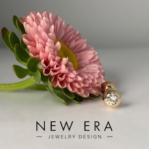 14K Solid gold 4mm Diamond Straight Internally Threaded Tongue Barbell. Diamond straight barbell