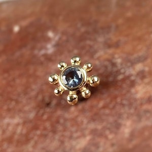 14 karat gold aquamarine decorative end. Body jewelry 14 and 16 gauge threaded gold ends. Dermal, Labret thread.