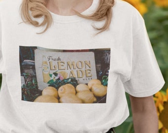 Vintage Fresh Lemonade Sign Graphic T-Shirt | Retro Granola Girl Shirt | Cute Farmer's Market Outfit for Women, Aesthetic Flower Graphic Tee