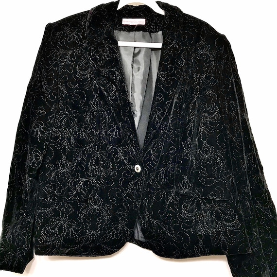 Bandolino Woman Velvet Embroidered Blazer