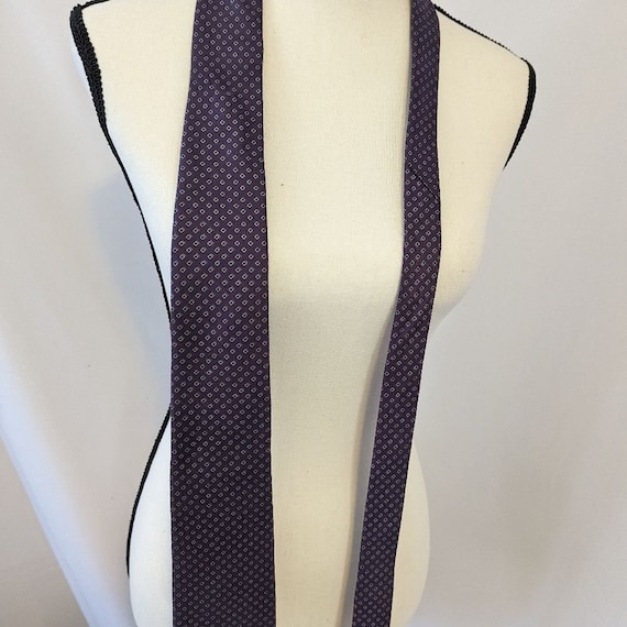 Vintage Reis of New Haven Silk Tie