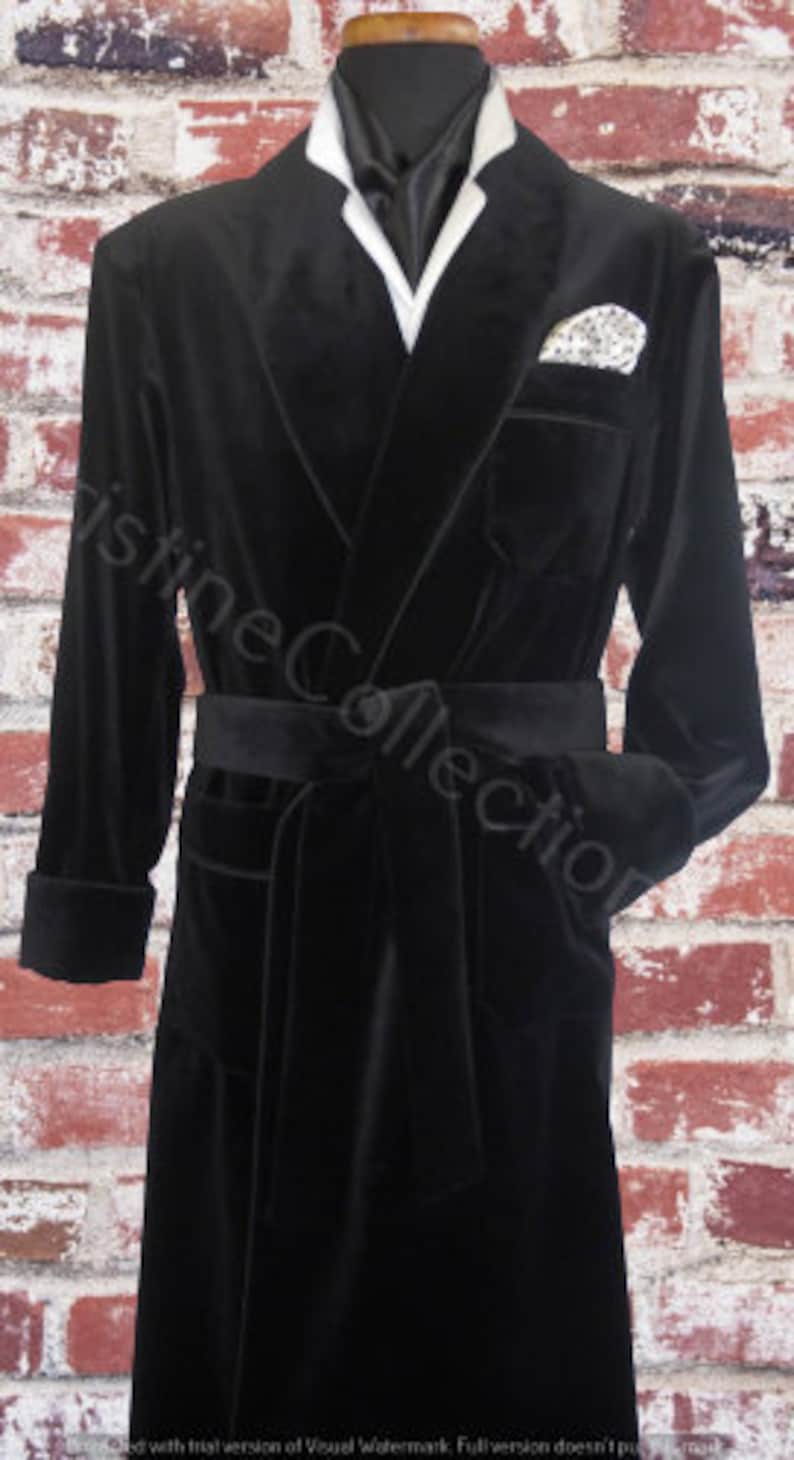 Mens Black Velvet Smoking Gown Jackets Black Gentlemans Vintage Style Lounging Robes Smoking Jackets Christmas Party Wear Smoking Jackets