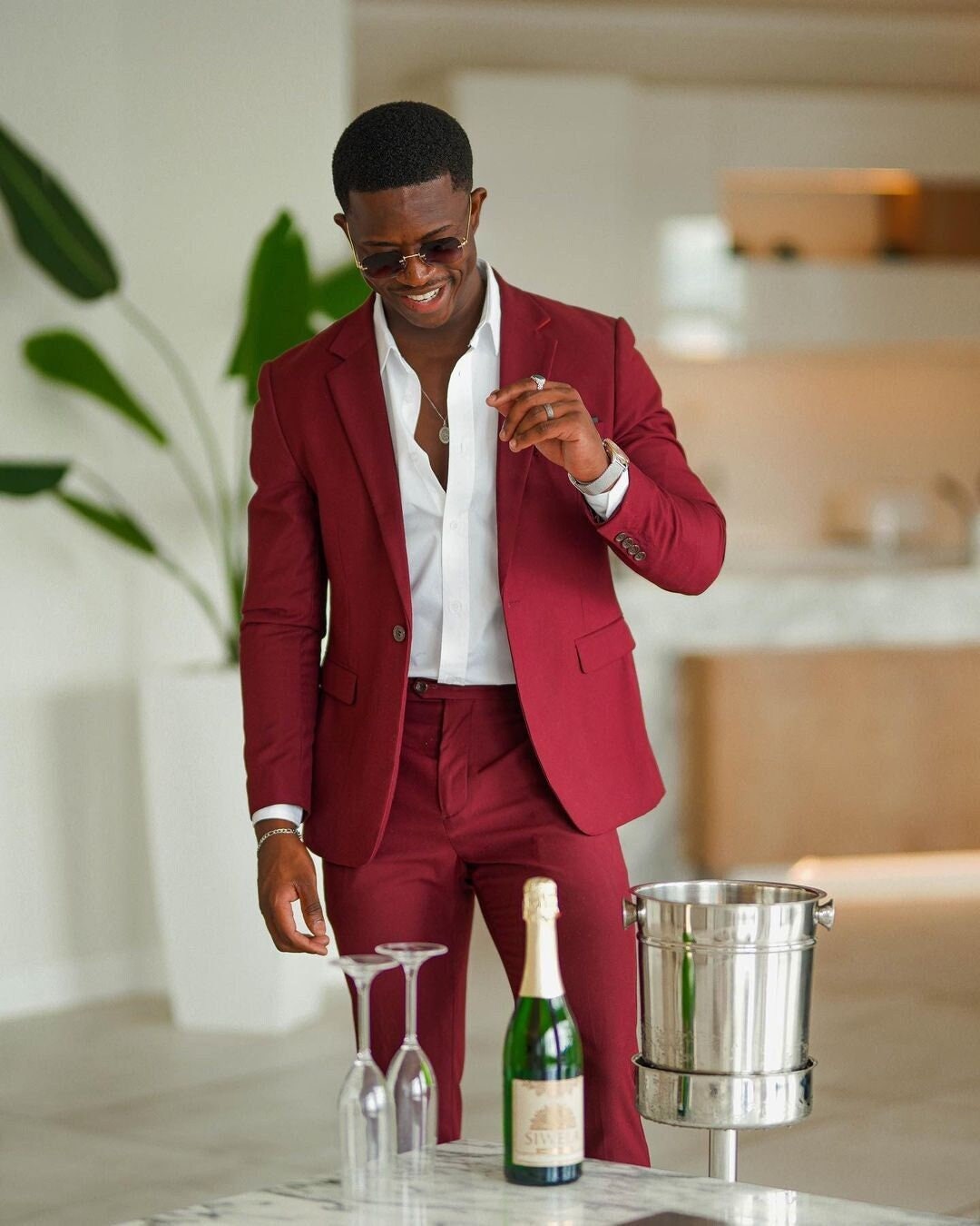 Abito da uomo marrone in pezzi Abito elegante alla moda Abito da