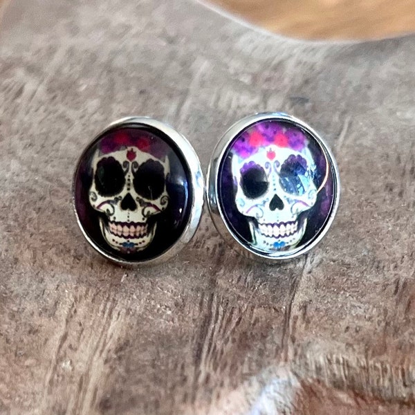 Totenkopf "Dia de Los Muertos" Ohrstecker Earings Cabochon Glas mit Liebe handgefertigt wunderschön als Geschenk oder für einen selbst