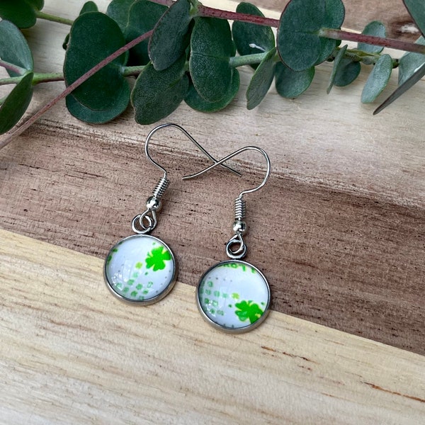 Kleeblatt Good Luck Blumenohrringe Ohrringe Earings Cabochon Glas mit Liebe handgefertigt wunderschön als Geschenk oder für einen selbst