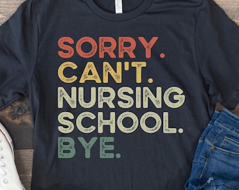 Zukünftiges Krankenschwester Shirt, Schulkrankenschwester Shirt, Stillschule, Lustiges Geschenk für Krankenschwestern, Krankenschwester Geschenk, Krankenschwester Abschluss, Krankenschwester Arzt
