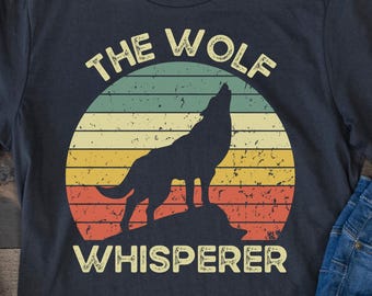 Maglietta con lupo, Regali a tema lupo, Lupo ululante, Regalo divertente per gli amanti dei lupi, L'uomo che sussurra ai lupi, Maglietta Lupo e Luna, Maglietta con animali selvatici, Lupo retrò vintage