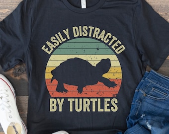 Chemise tortue, facilement distraite par les tortues, sauvez les tortues, cadeau drôle pour les amoureux des tortues, tee-shirt environnement, jour de la terre, tortue vintage rétro