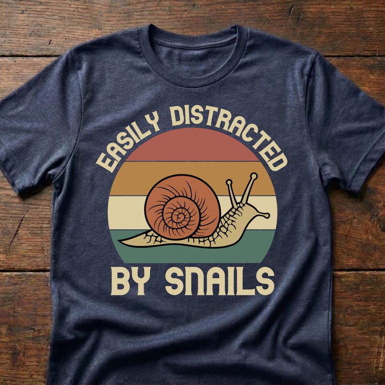 Camiseta "Fácilmente distraído por caracoles", regalo divertido para amantes de los caracoles Heather Navy