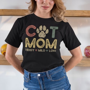 Cat Mom Shirt with Cat Names, Personalized Gift for Cat Mom, Custom Cat Mama Shirt with Pet Names, Cat Owner Shirt, Cat Lover Mothers Day image 2