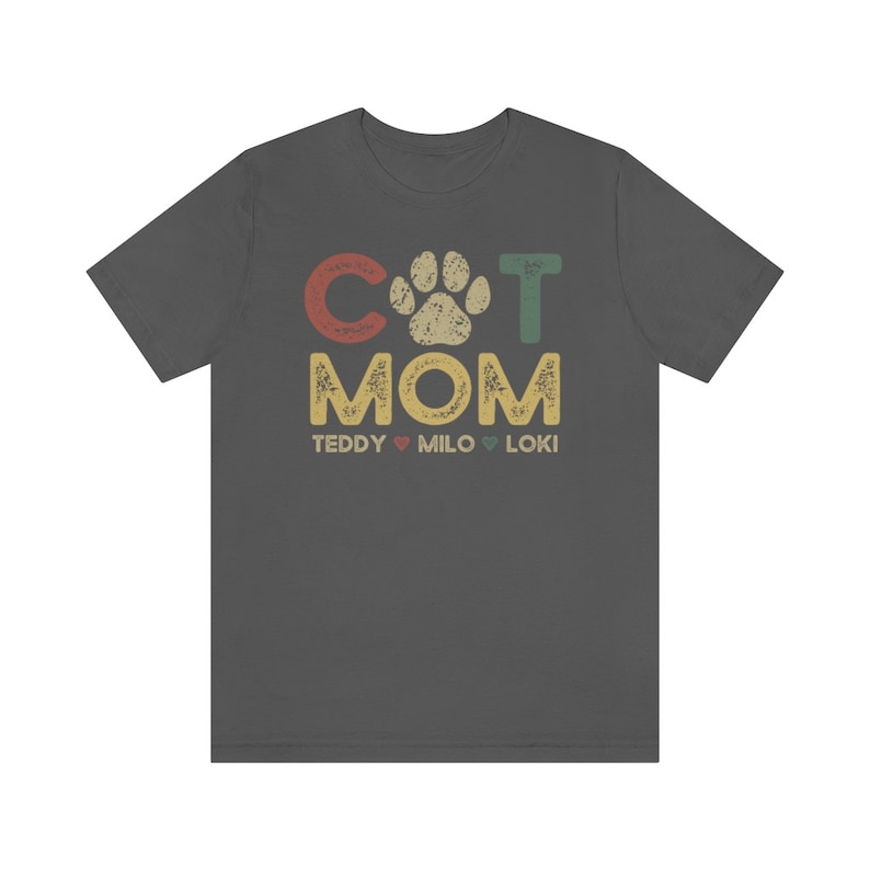 Cat Mom Shirt with Cat Names, Personalized Gift for Cat Mom, Custom Cat Mama Shirt with Pet Names, Cat Owner Shirt, Cat Lover Mothers Day Asphalt