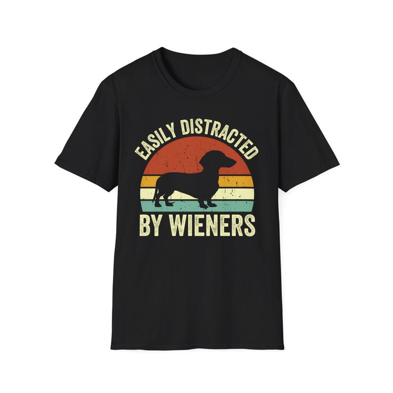 Chemise teckel, t-shirt pour chien viennoiserie drôle, cadeau rétro pour amoureux des chiens, facilement distrait par les saucisses fumées Black